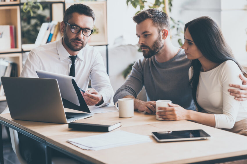 Small firms are encountering widespread problems in their dealings with the insurance market, amid rising premium costs, a new report has found.