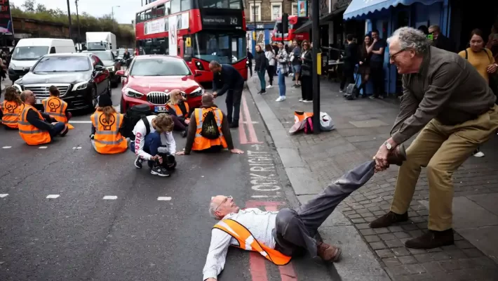 Ministers are pressing ahead with a dual crackdown on climate protests and strike action, a controversial move that followed a day of direct action in London including clashes with the public and milk poured on the floor of Harrods.