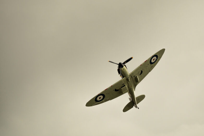 Spitfire,Doing,A,Maneuvre