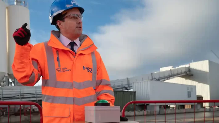 Rail strikes have cost the UK economy more than £1bn and it would have cost less to settle the dispute with unions over pay and conditions months ago, a government minister has admitted.