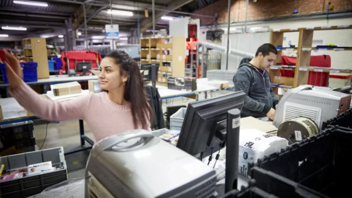 MusicMagpie reported its earnings rebounded after a post-February rally helped the tech retailer shake off the impact of postal strikes and low consumer confidence.