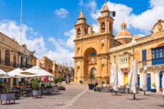 Malta only grants citizenship by naturalisation for exceptional services by direct investment. Those who hold a residence permit can apply for naturalisation or use an investment route.