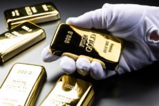 Gold prices surged to a record high this week, capping the strongest quarterly rally in nearly three decades, as investors seek protection from mounting global economic uncertainty fuelled by President Trump’s aggressive US trade tariffs.
