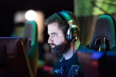 The CS2 skin market has soared to a new record of $4.5 billion in market cap as of April 2025, climbing from $4.3 billion in March according to Bloomberg, driven by massive case openings, a robust player base, and significant influence from Chinese buyers.