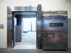 A vault door protects what matters most. Whether it's for a home, a business, or a bank, choosing the right one is key.