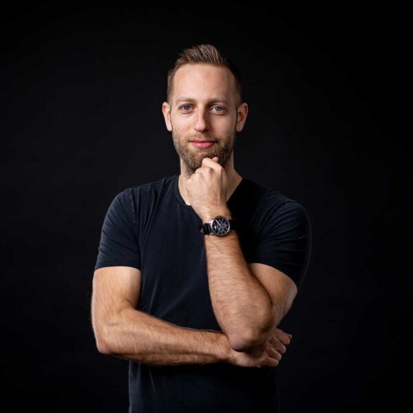 Headshot of Filip Pesek, founder and CEO of DonnaPro