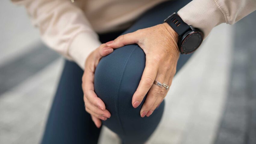 It is filed under the same mental folder as reading glasses and afternoon naps, or as a problem for later. The data tells a more uncomfortable story. For a lot of us, the first twinge arrives decades earlier than we expect, often before we have given our joints a second thought.