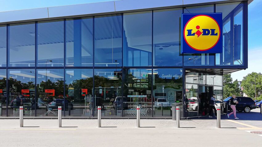 Lidl price cuts and promotions have totalled £400m across more than 1,200 products this year, with a further £75m going into Lidl Plus before Christmas.