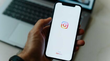Growing an Instagram account in the UK is not always easy. With so many creators and businesses competing for attention, building a following and getting engagement can take time.